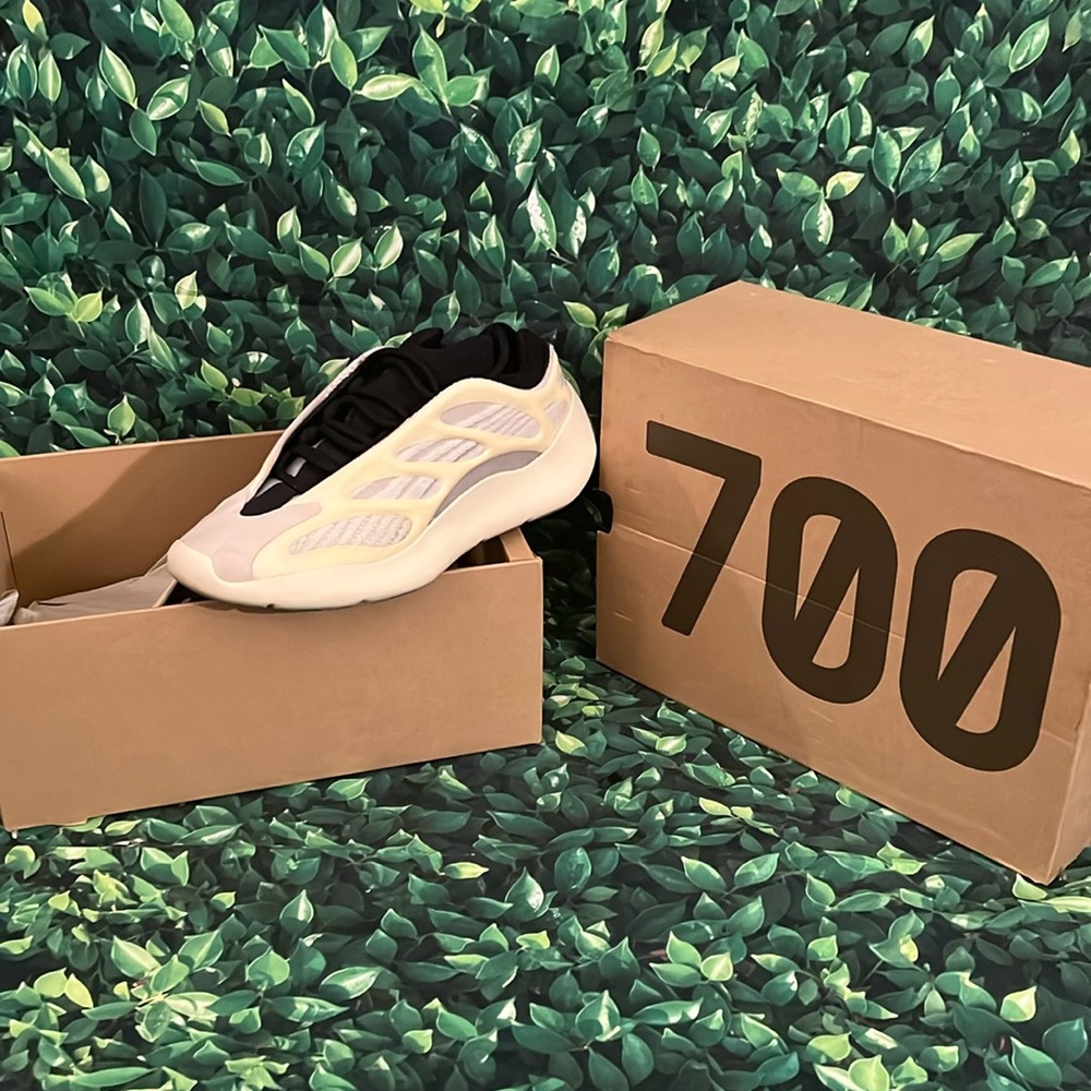 Men’s Adidas Yeezy 700 Azael